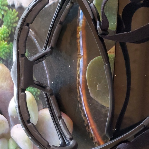 Safety glasses - Picture 1 of 4